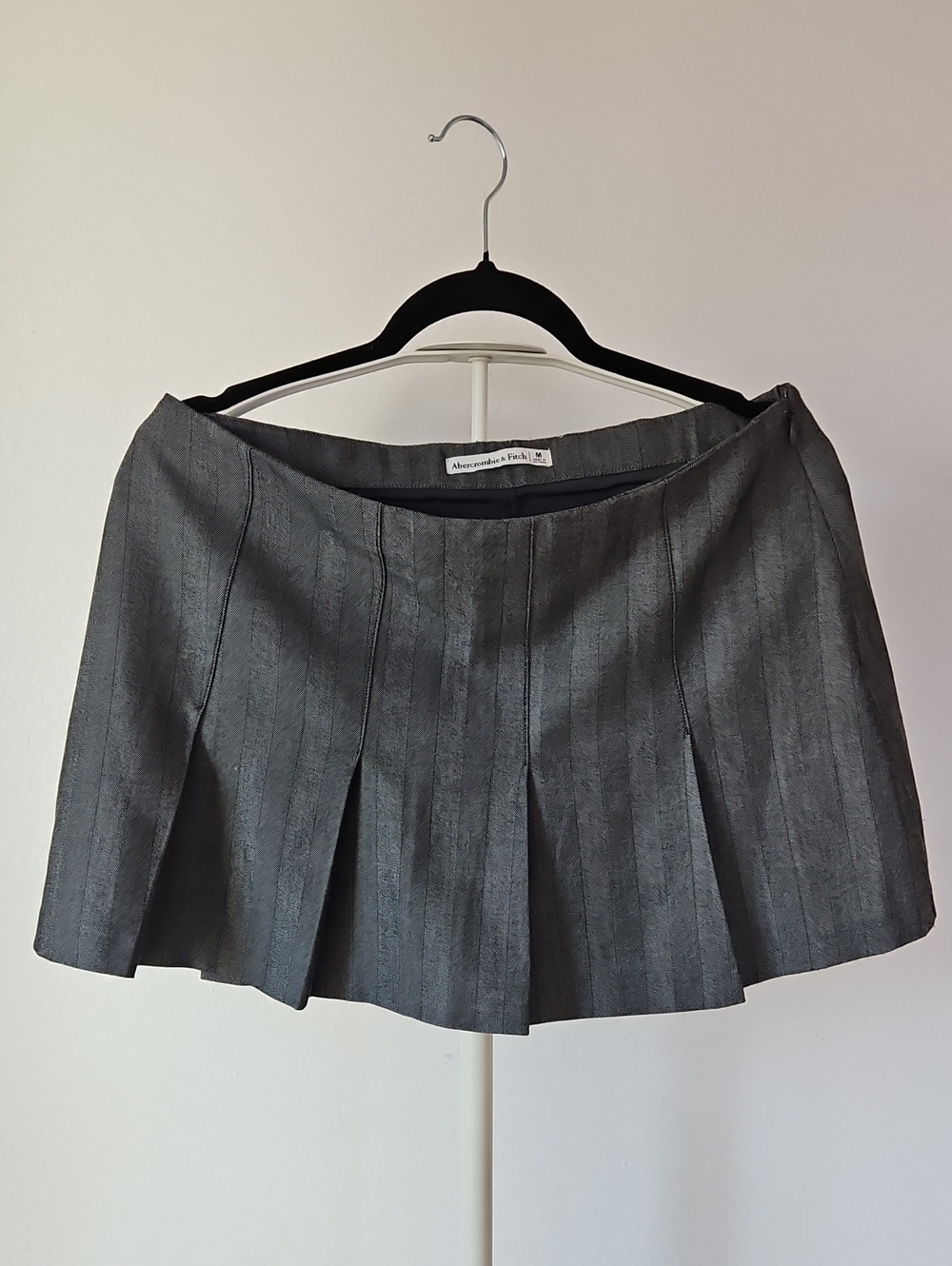 Abercrombie & Fitch Gray Pleated Mini Skirt